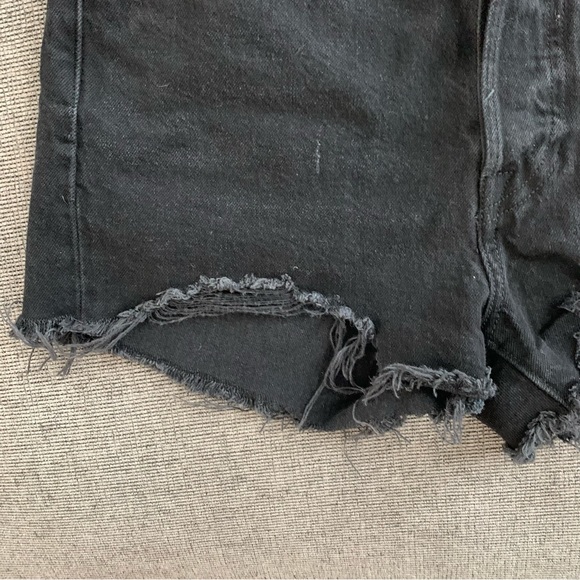 Levi’s 501 Faded Black Distressed Frayed Hem Shorts size 27 Cotton Button Fly - Picture 9 of 9